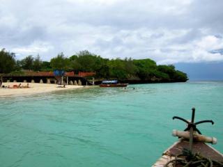 Exotic Zanzibar travel with Earthy Hues